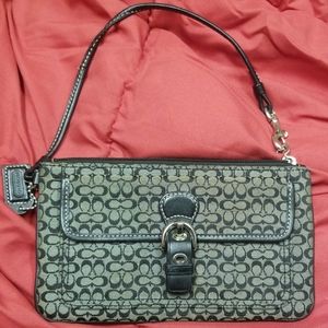 Coach Wristlet🎉